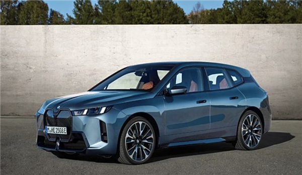 賭波:最高續航701KM!新款寶馬iX官圖發佈:有望春季上市
